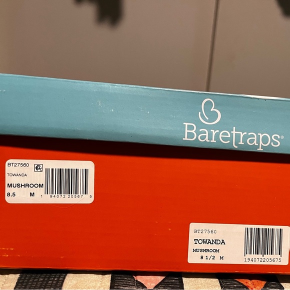 BareTraps Towanda Mushroom Booties with Buckle Detail. Size 8.5 - Picture 10 of 11